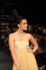 Model walks the ramp for KGK Entice Pvt.Ltd Show at IIJW Day 4 on 22nd Aug 2012 (177).JPG